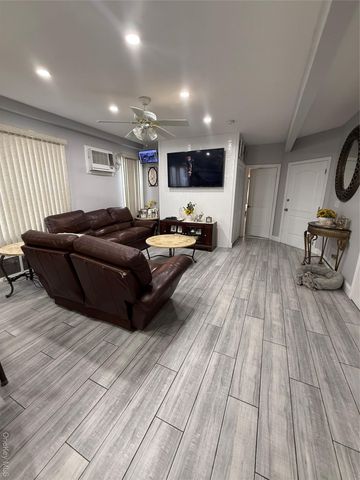 7841 84th Street, Glendale, NY 11385