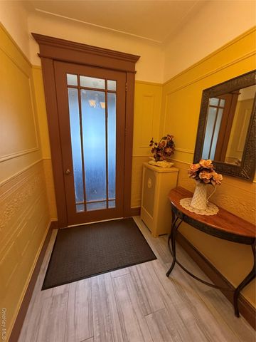 7841 84th Street, Glendale, NY 11385