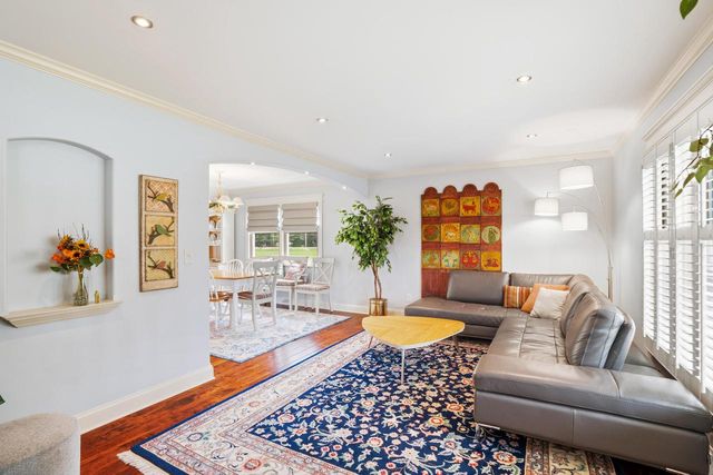 W356N6054 Anchor COURT, Oconomowoc, WI 53066