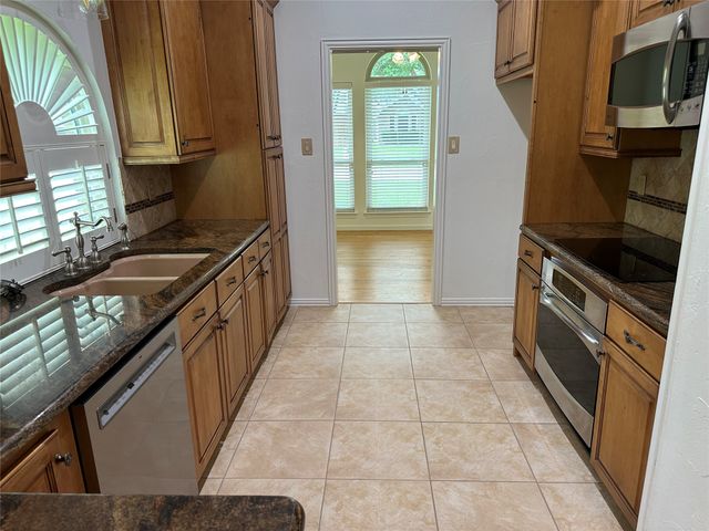 730 Blue Oak Drive, Lewisville, TX 75067