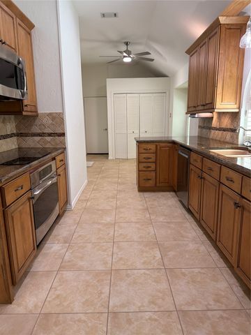 730 Blue Oak Drive, Lewisville, TX 75067