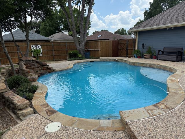 730 Blue Oak Drive, Lewisville, TX 75067