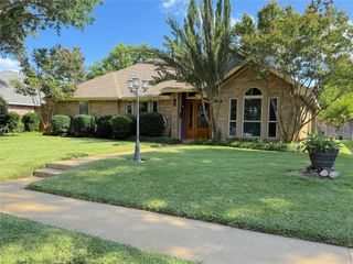 730 Blue Oak Drive, Lewisville, TX 75067
