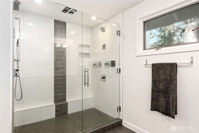 2057 213th Avenue NE, Sammamish, WA 98074