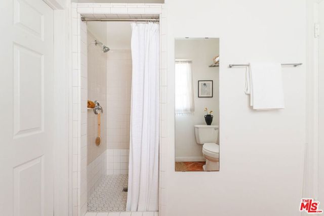 2933 Swan Place, Los Angeles, CA 90026