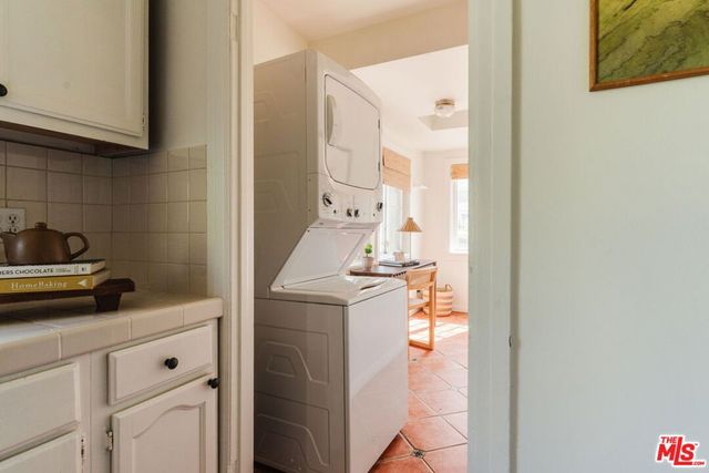 2933 Swan Place, Los Angeles, CA 90026