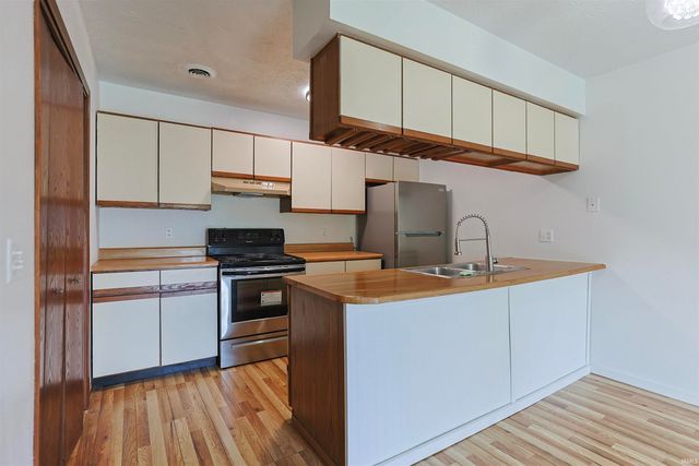 1208 Clarinet Boulevard, Elkhart, IN 46516