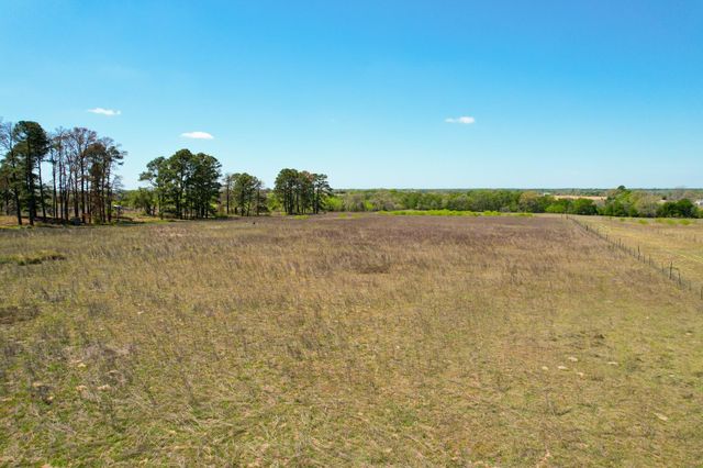 1550 Cattlemens ROW, Lockhart, TX 78644