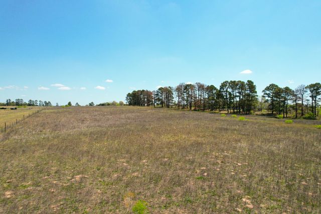 1550 Cattlemens ROW, Lockhart, TX 78644