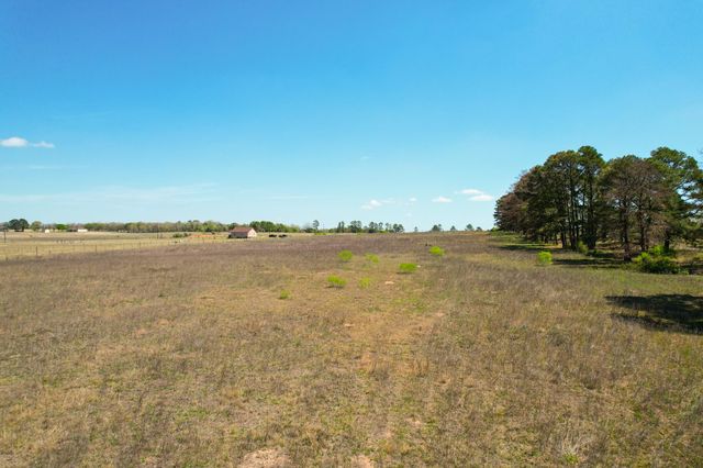 1550 Cattlemens ROW, Lockhart, TX 78644