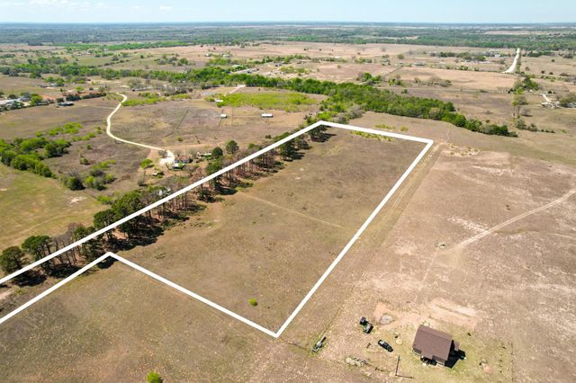 1550 Cattlemens ROW, Lockhart, TX 78644