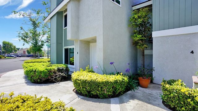2 Sunflower, Irvine, CA 92604