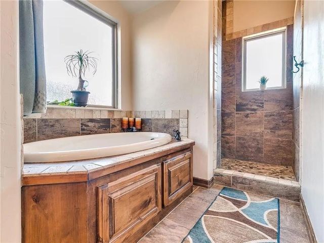 12609 NW 7th Court, Yukon, OK 73099