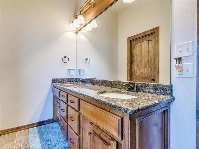 12609 NW 7th Court, Yukon, OK 73099