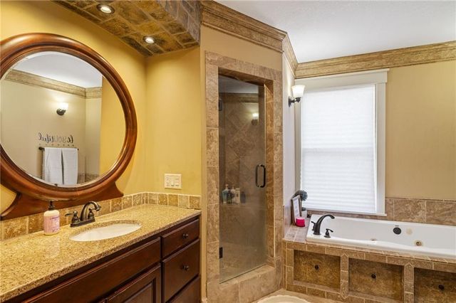 2709 Felix Street, St Joseph, MO 64501