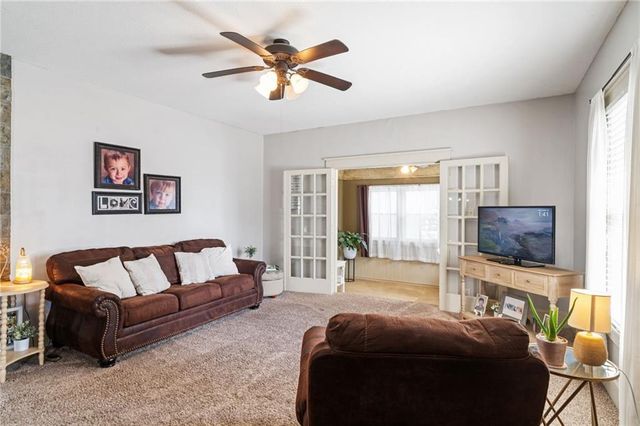 2709 Felix Street, St Joseph, MO 64501