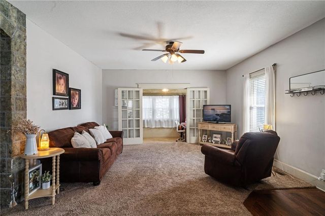 2709 Felix Street, St Joseph, MO 64501