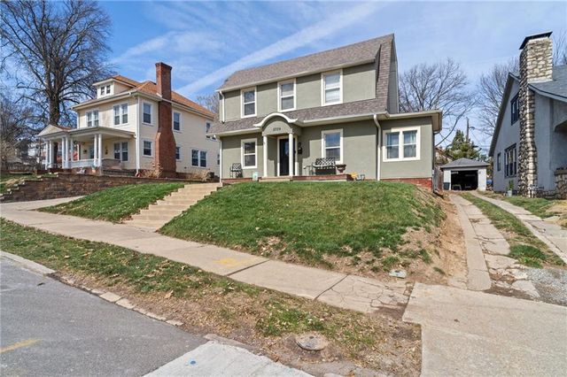 2709 Felix Street, St Joseph, MO 64501