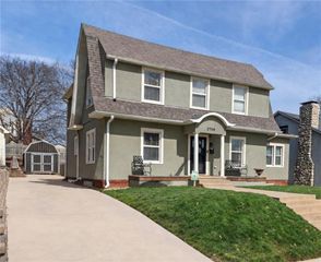 2709 Felix Street, St Joseph, MO 64501