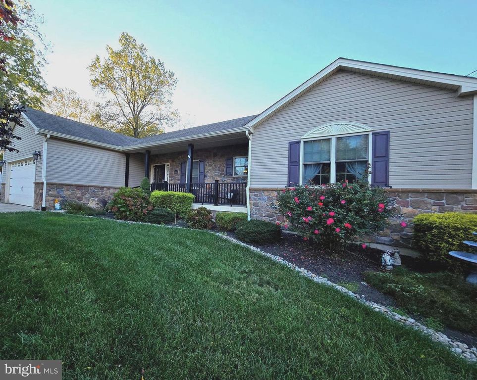 1700 COLONIAL DR, Feasterville Trevose, PA 19053