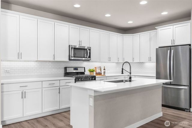 2032 Cantergrove Drive SE, Lacey, WA 98503