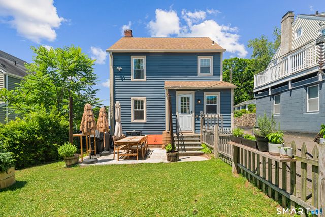 3 Olmstead Place, Norwalk, CT 06855