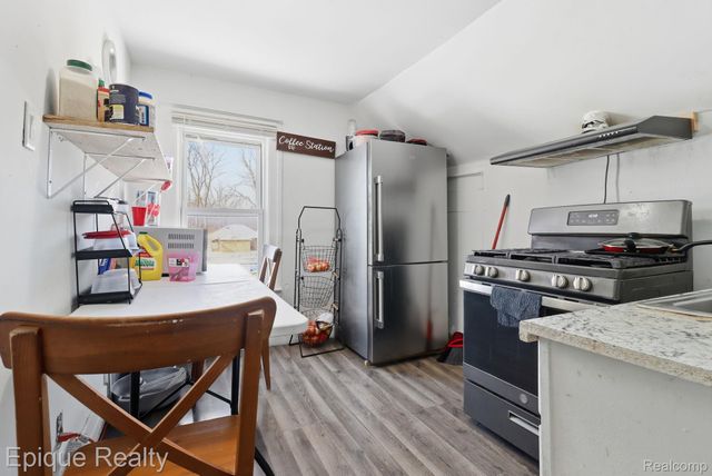 48 Augusta Avenue, Pontiac, MI 48341