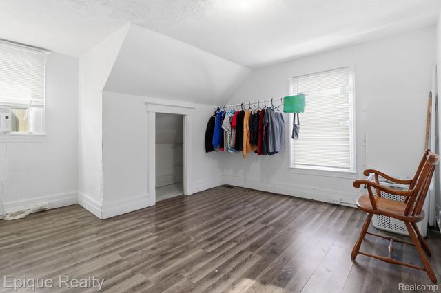 48 Augusta Avenue, Pontiac, MI 48341