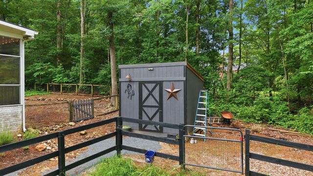 504 Appaloosa Trail, Bahama, NC 27503