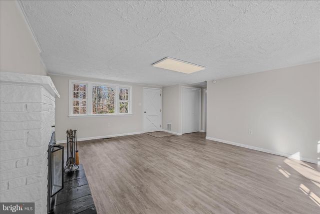 572 JOHNNYCAKE LN, Harpers Ferry, WV 25425