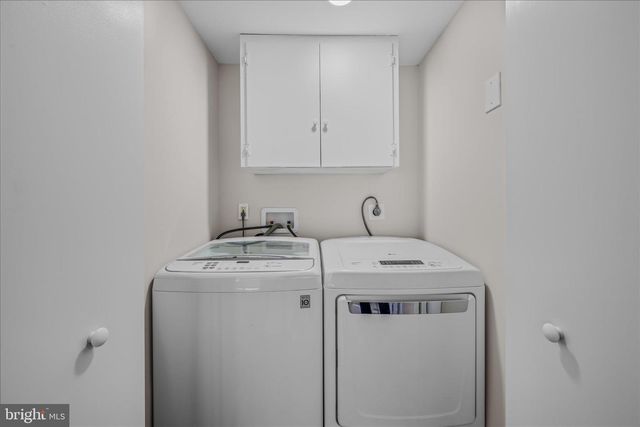 572 JOHNNYCAKE LN, Harpers Ferry, WV 25425