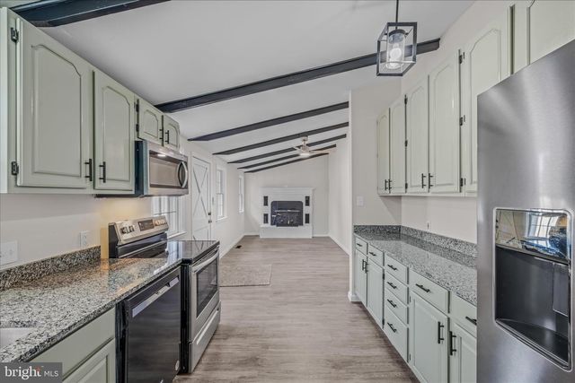 572 JOHNNYCAKE LN, Harpers Ferry, WV 25425