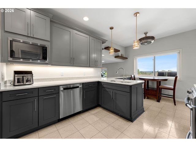 15435 Ne SISKIYOU St, Portland, OR 97230