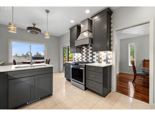 15435 Ne SISKIYOU St, Portland, OR 97230