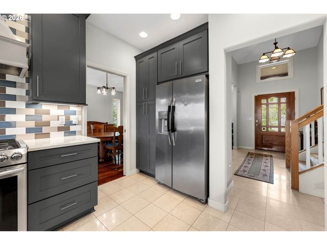 15435 Ne SISKIYOU St, Portland, OR 97230