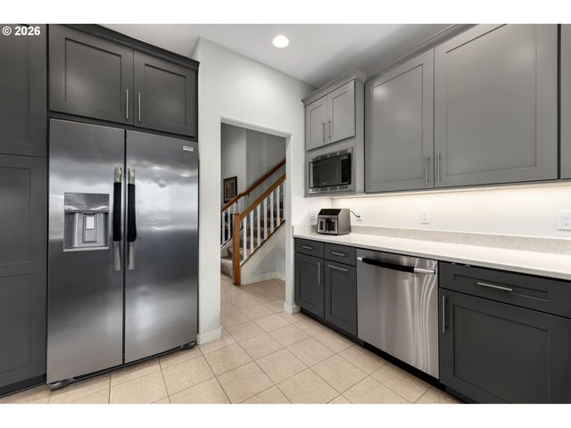 15435 Ne SISKIYOU St, Portland, OR 97230