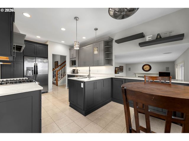 15435 Ne SISKIYOU St, Portland, OR 97230