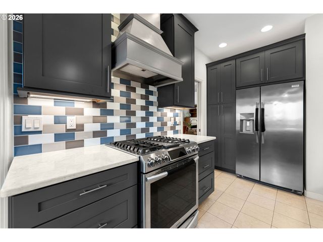 15435 Ne SISKIYOU St, Portland, OR 97230