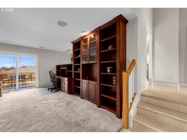 15435 Ne SISKIYOU St, Portland, OR 97230
