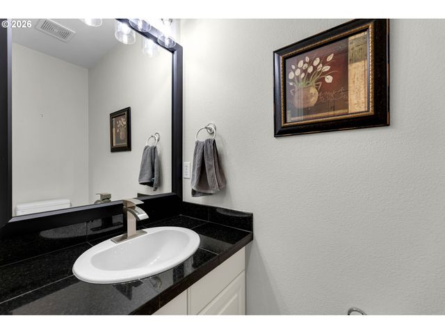 15435 Ne SISKIYOU St, Portland, OR 97230