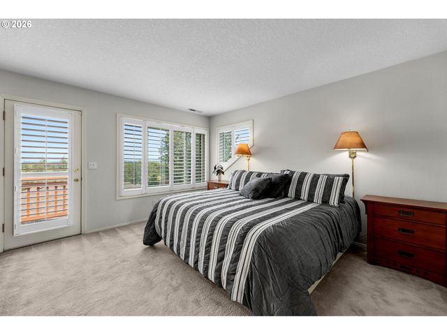 15435 Ne SISKIYOU St, Portland, OR 97230