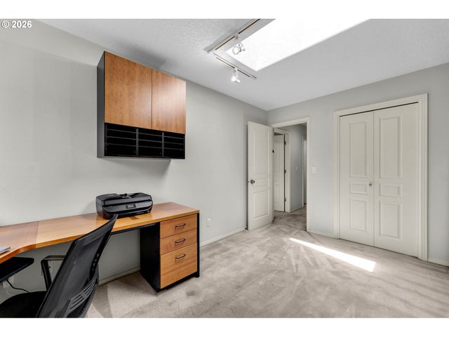 15435 Ne SISKIYOU St, Portland, OR 97230