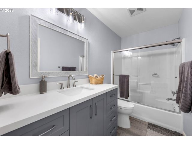 15435 Ne SISKIYOU St, Portland, OR 97230