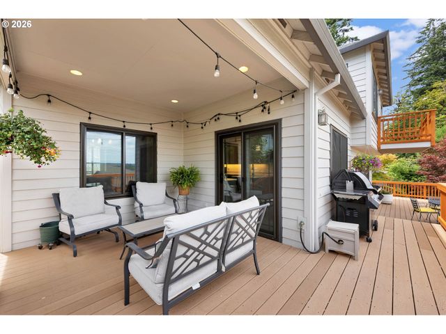 15435 Ne SISKIYOU St, Portland, OR 97230