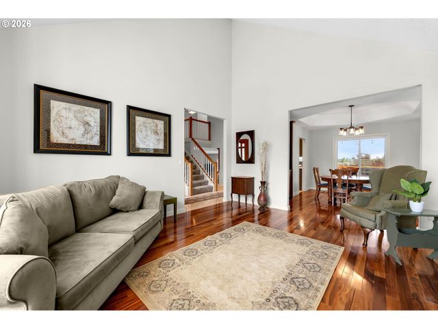 15435 Ne SISKIYOU St, Portland, OR 97230
