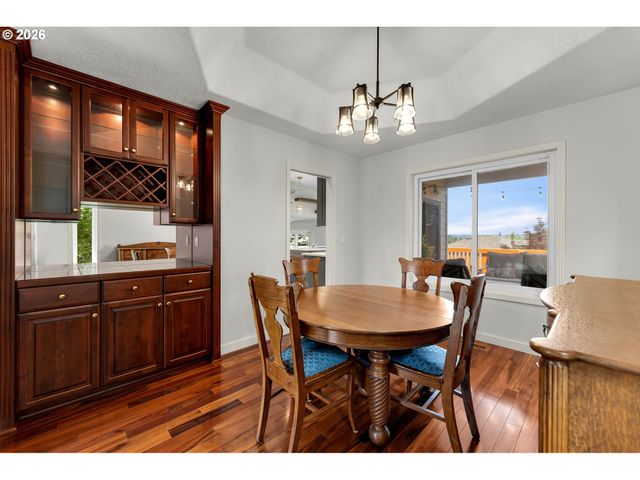 15435 Ne SISKIYOU St, Portland, OR 97230