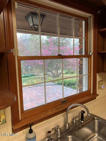 279 Alfalfa Field, Cedar Bluff, VA 24609