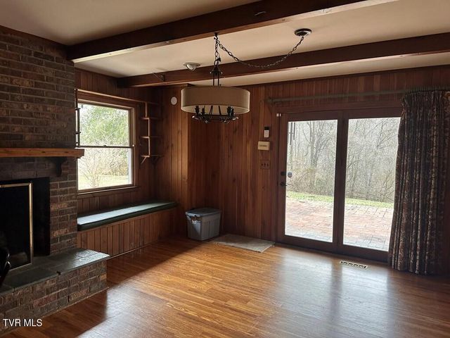 279 Alfalfa Field, Cedar Bluff, VA 24609