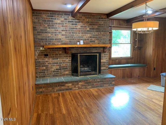 279 Alfalfa Field, Cedar Bluff, VA 24609