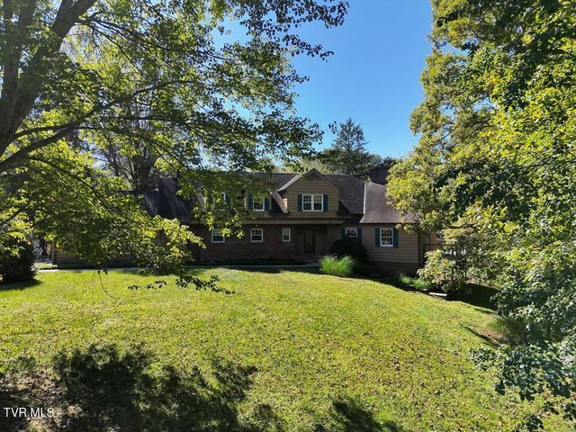 279 Alfalfa Field, Cedar Bluff, VA 24609